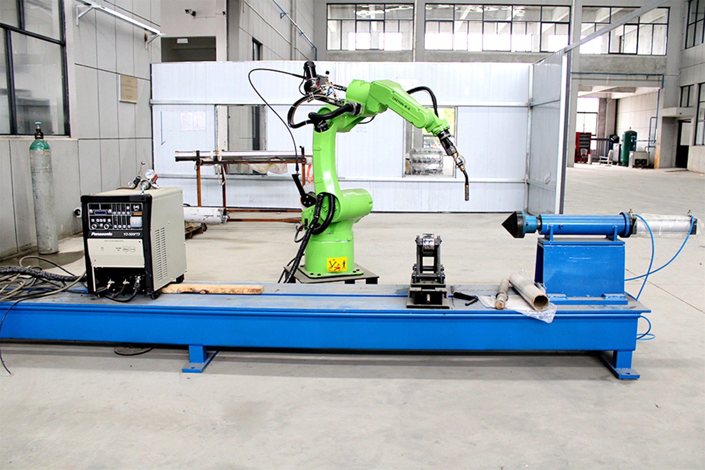 數(shù)控車床生產(chǎn)油缸設備